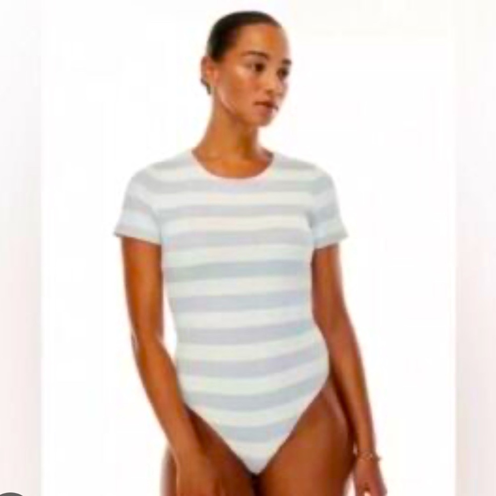 NWOT Babaton by Aritzia Crew Bodysuit - Size Small